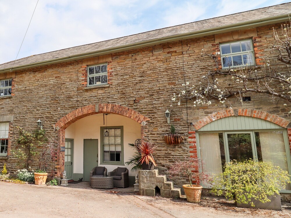 The Stable — 4-Star Luxury Hotel in Lydney, United Kingdom