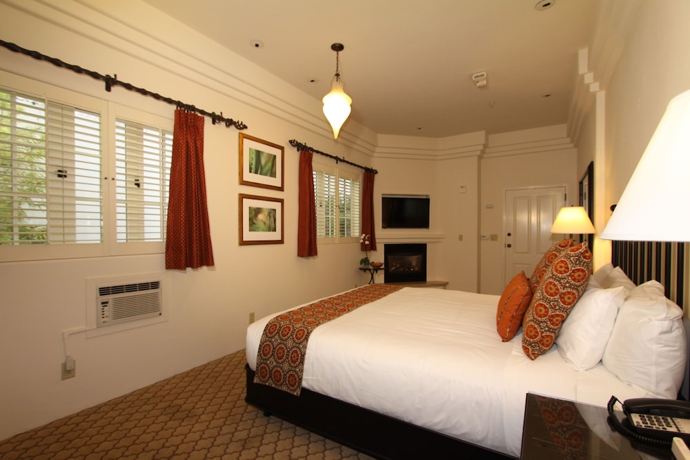 Cypress Inn - photo 34
