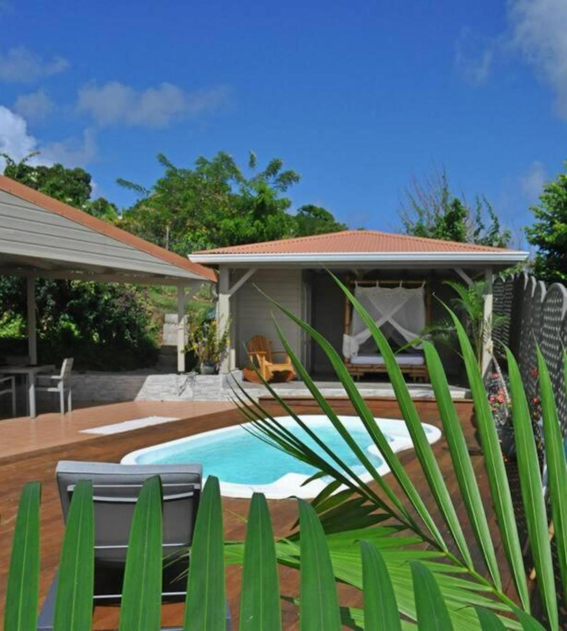 Villa charmante avec piscine et vue mer au Robert — 4-Star Luxury Hotel in Le Robert, Martinique