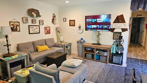 Family Retreat Work Crew Friendly — 4-Star Luxury Hotel in North Salt Lake, United States