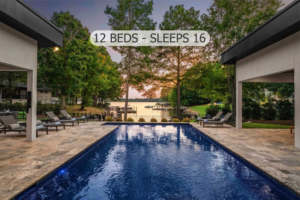 Shoreline on Stonemarker in Mooresville, United States