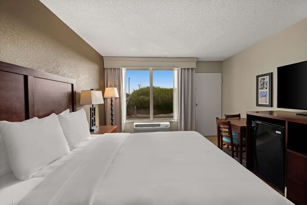 Comfort Inn On the Ocean - photo 40