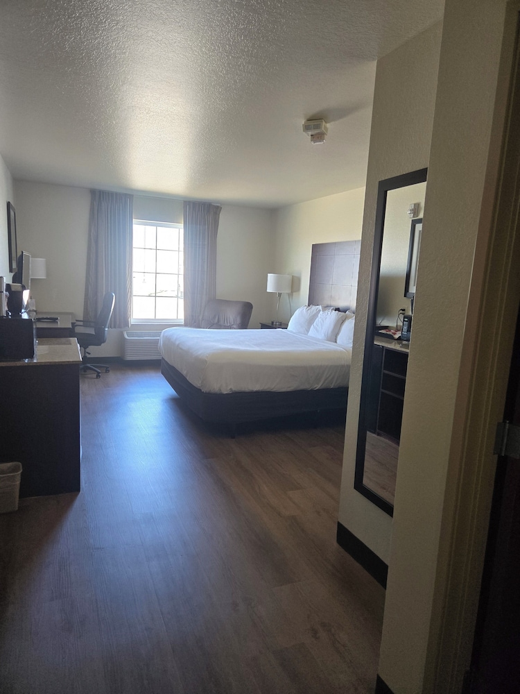 Cobblestone Inn & Suites Schuyler - photo 16