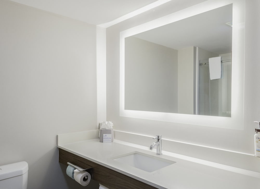 Holiday Inn Express Hotel & Suites Florence Northeast By Ihg - photo 12