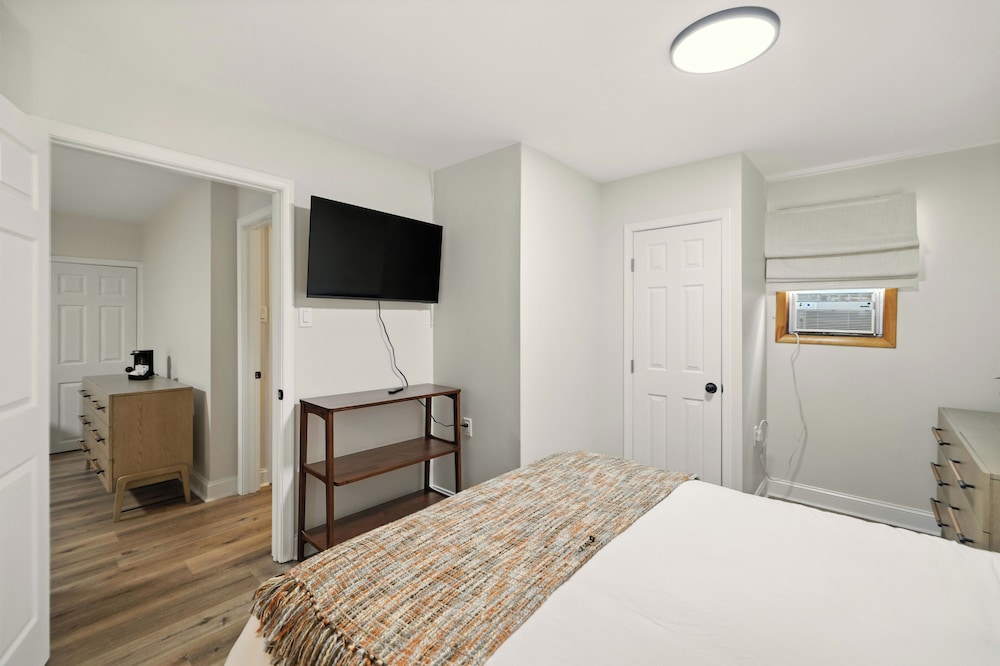 Hillside Motel LLC - photo 36