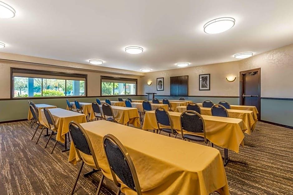 Americas Best Value Inn & Suites Wine Country Santa Rosa - photo 18