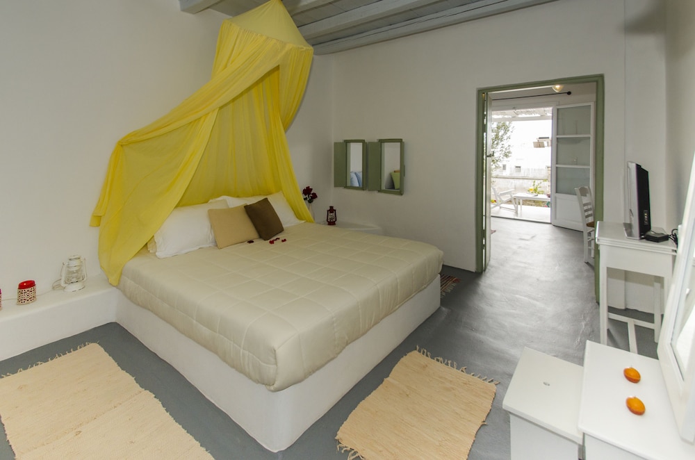 Thalassitra Private Pool Suites & Spa — Milos — photo 4