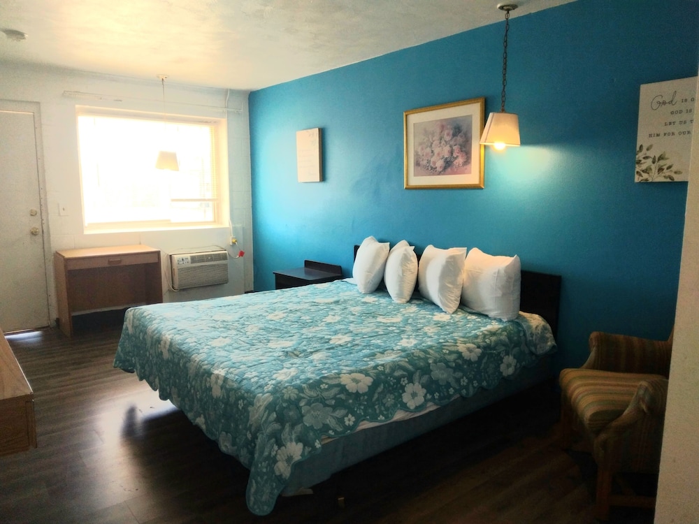 Capri Motel - photo 45