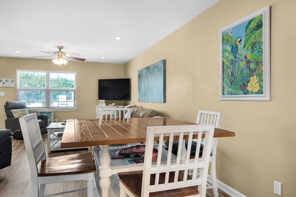 Woodland Shores 37: Steps to Beach 2 Pools Free Attraction Tickets - photo 34