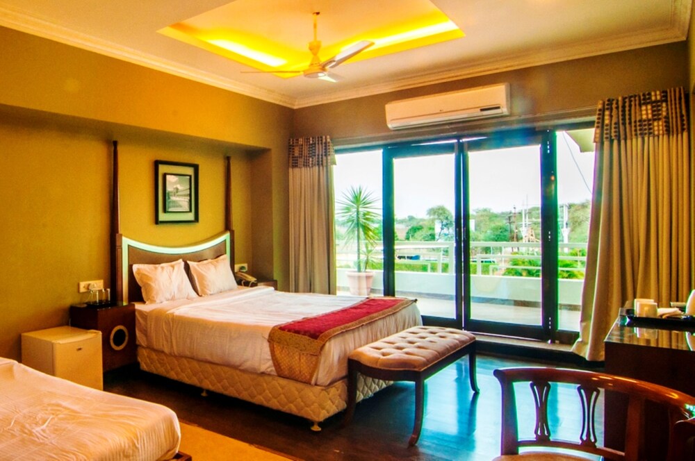 Jalsa Resorts — hotel in Indore