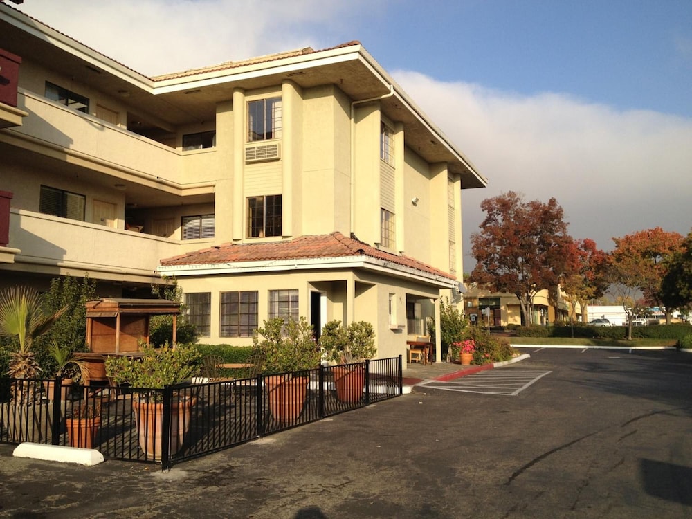Executive Inn Hotel - featured photo