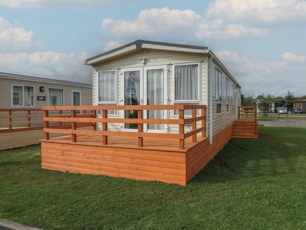 Oak - carbon neutral hotel in Denny
