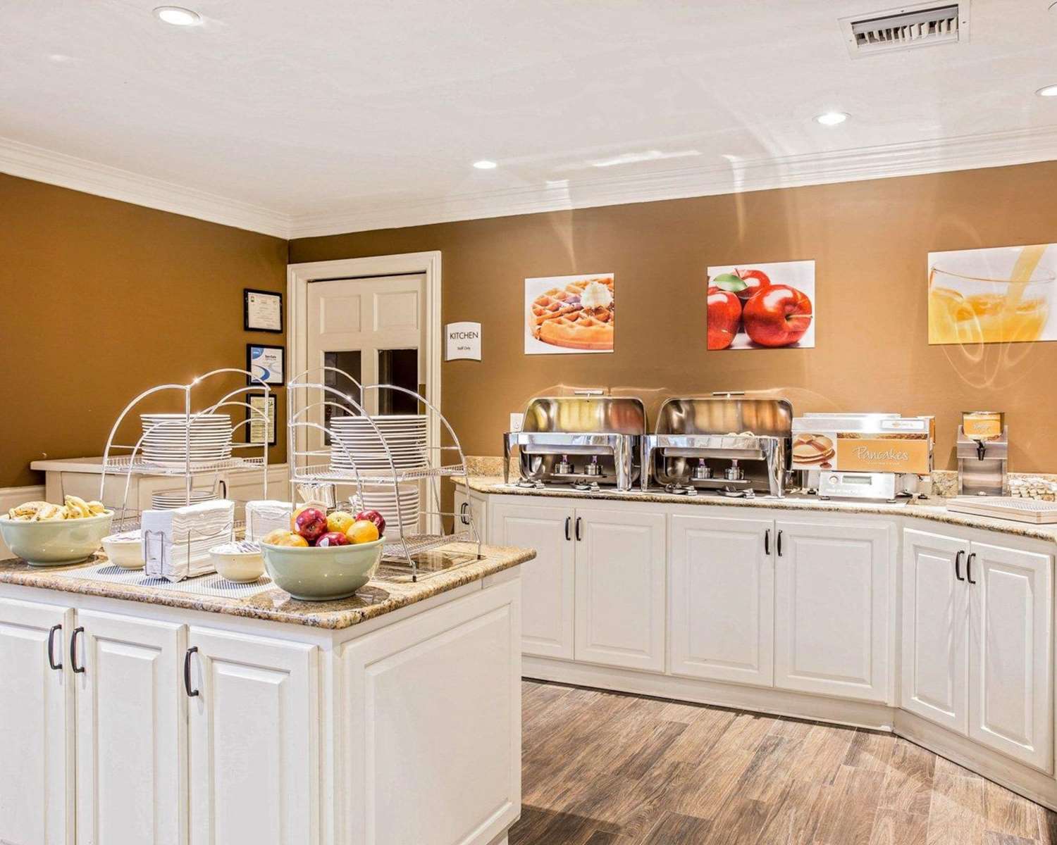 Quality Suites Buckhead Village - photo 6