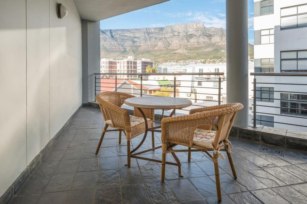 6th Floor 3Bed City Center Spacious & Secure