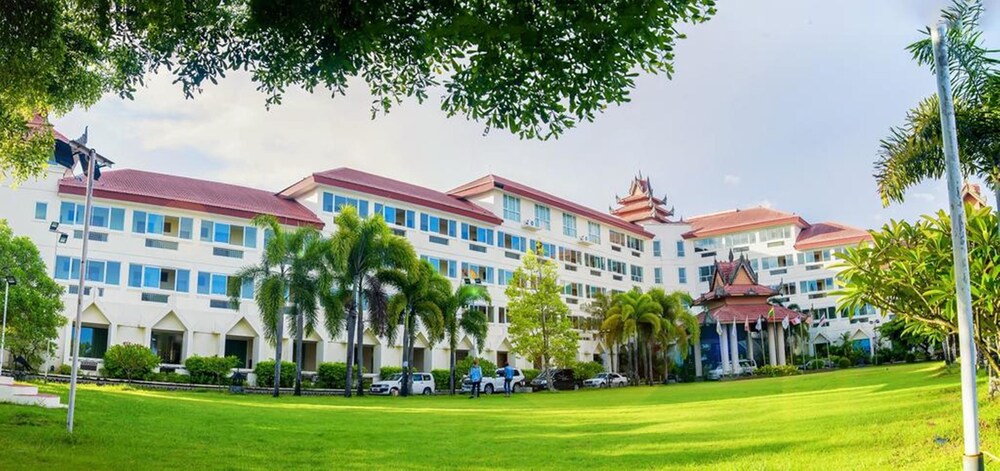 Mawlamyine Strand Hotel in Mawlamyine, Myanmar