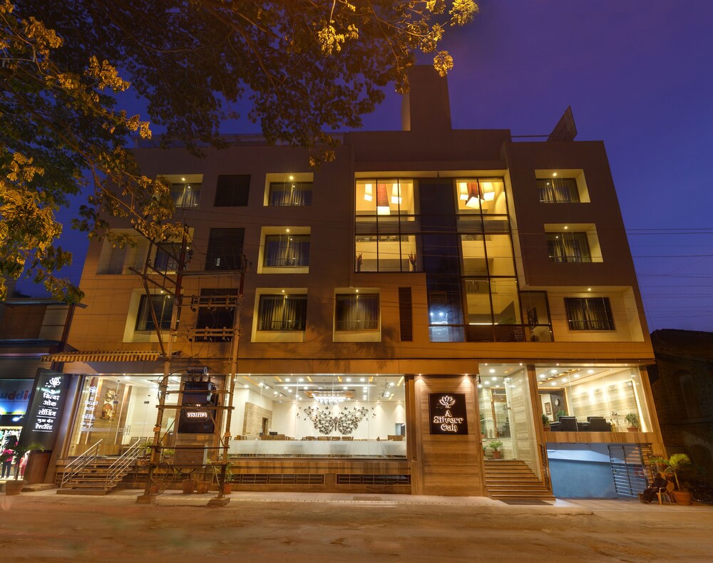 Hotel Silver Oak - carbon neutral hotel in Kolhapur