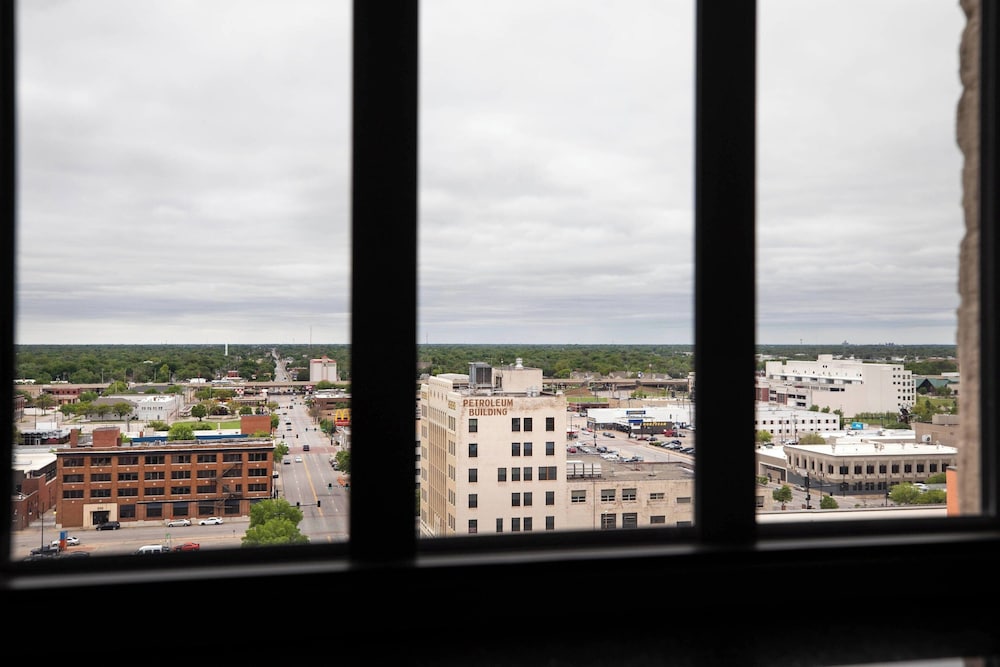 Ambassador Hotel Wichita Autograph Collection - photo 21