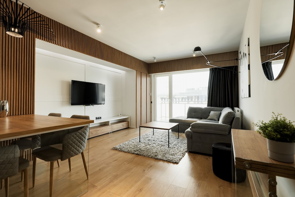 Nest Inn Mirror Apartment — 4-Star Luxury Hotel in Cluj-Napoca, Romania