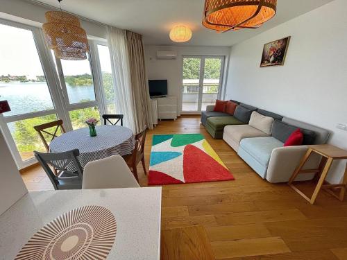 Apartment No 207 Lebada Lake Residence — 4-Star Luxury Hotel in Pantelimon, Romania