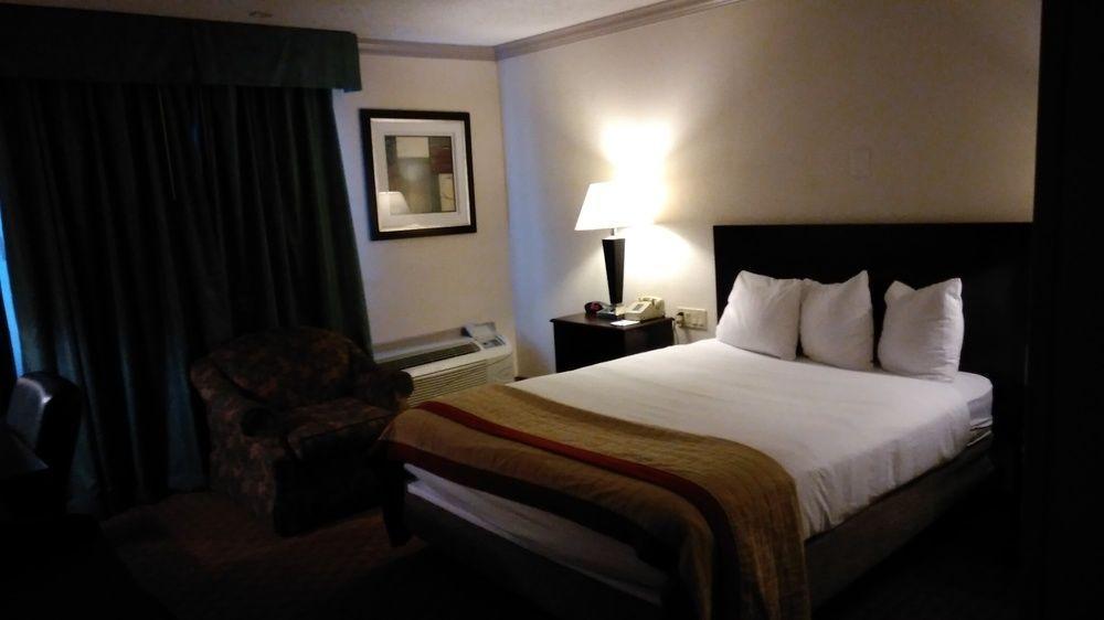 Baymont Inn and Suites Shreveport Airport - photo 5