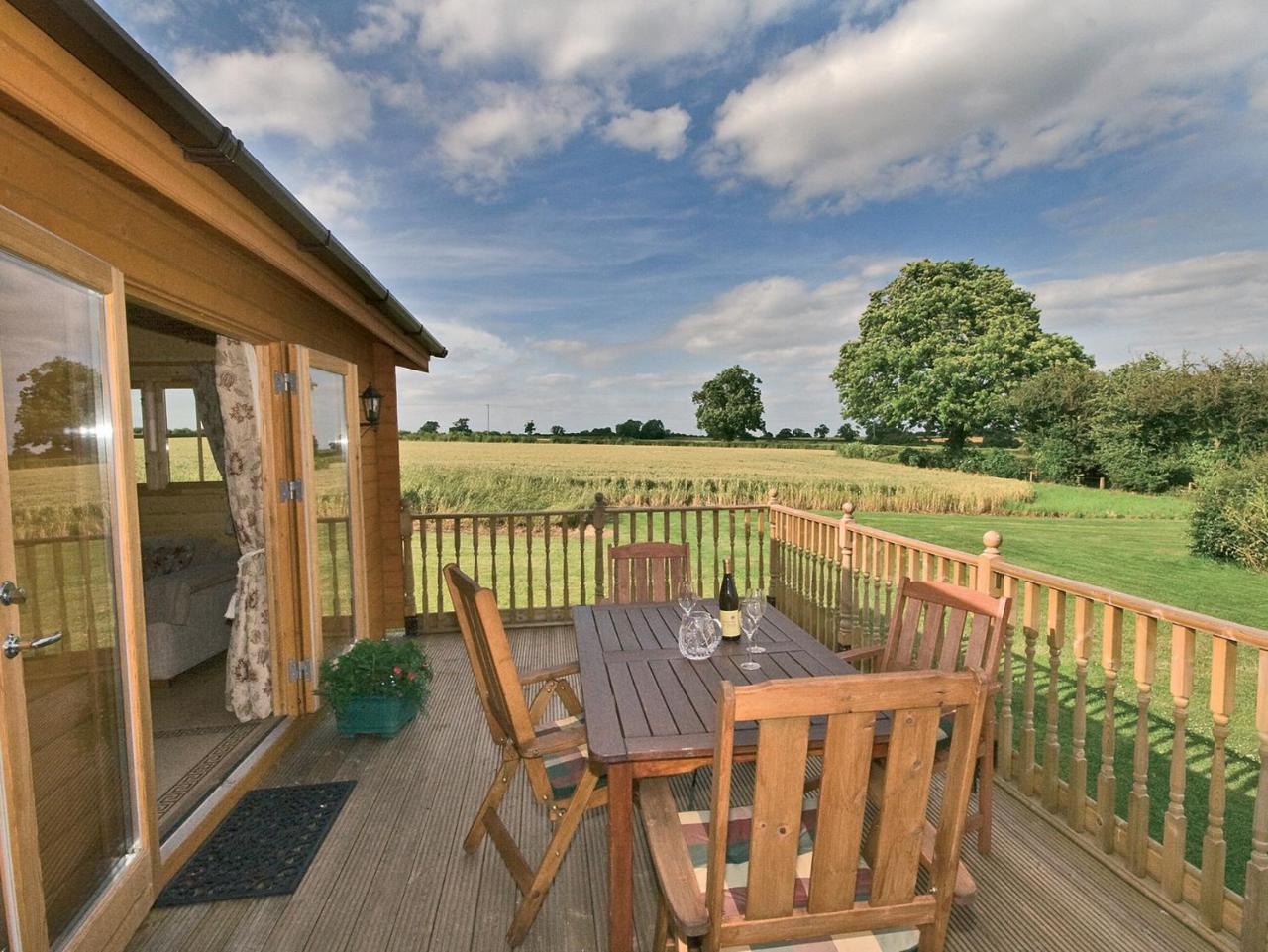 Field Lodge E4380 17167634 — Swadlincote