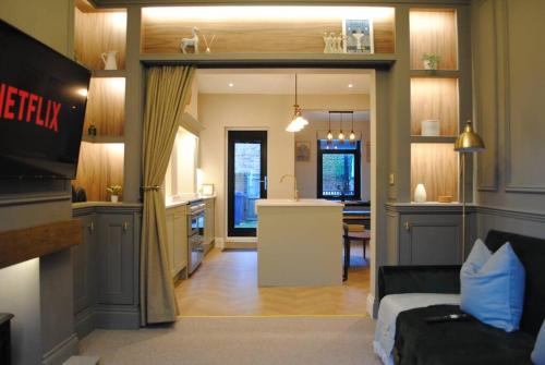 Cosy Renovated House in Warrington — 4-Star Luxury Hotel in Warrington, United Kingdom