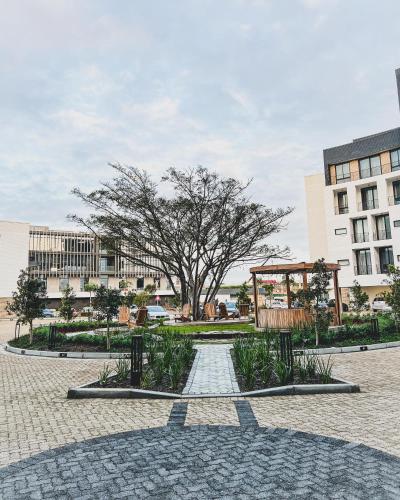 Luxe Studio On Park near Canal walk Century City