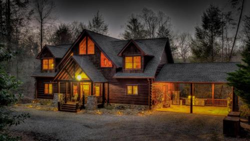 Bearfoot Lodge — 4-Star Luxury Hotel in Epworth, United States