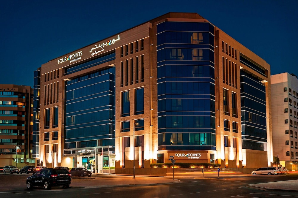 Four Points by Sheraton Bur Dubai — 4-Star Luxury Hotel in Dubai, United Arab Emirates