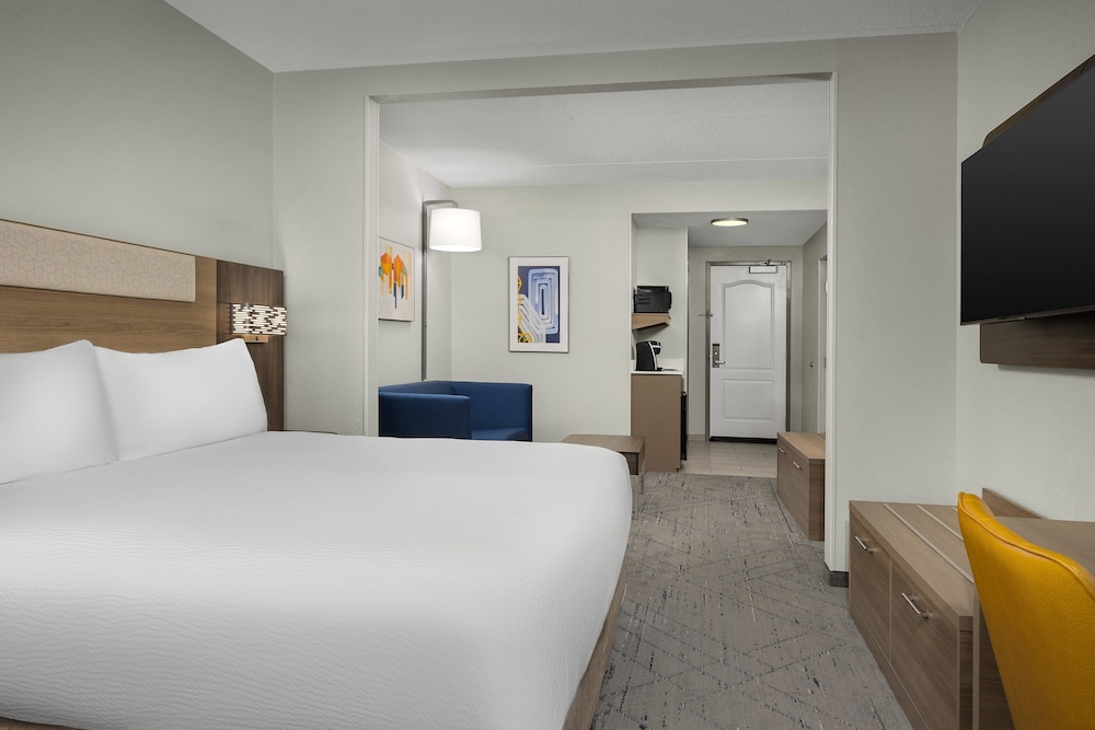 Holiday Inn Express Hotel & Suites Greensboro Airport Area by IHG - photo 9