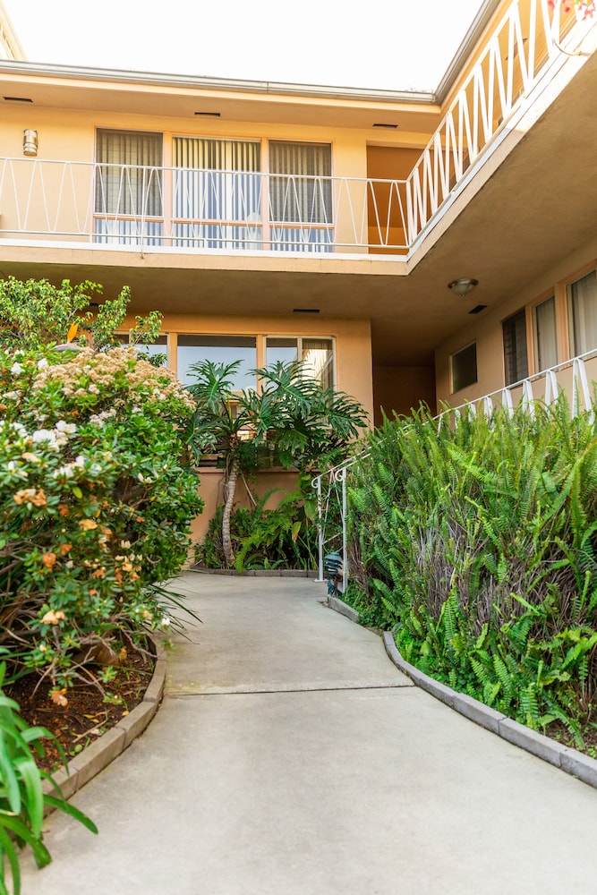 Cal Mar Hotel Suites - photo 14