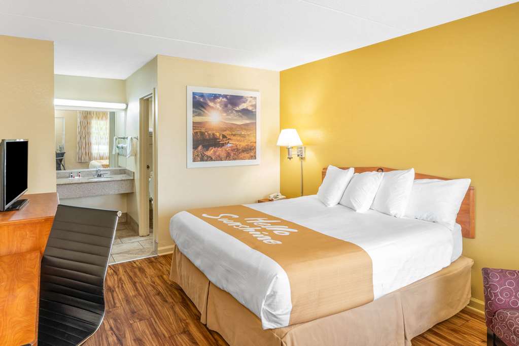 Days Inn by Wyndham Clarksville TN - photo 33