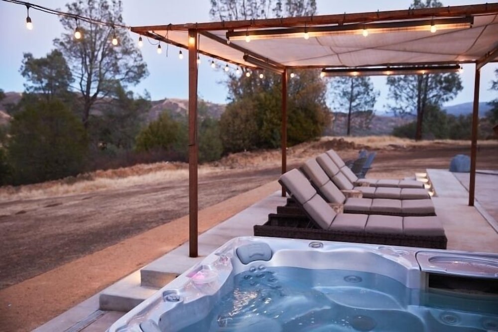 Bed & Barrel at Stonehouse Cellars - photo 57