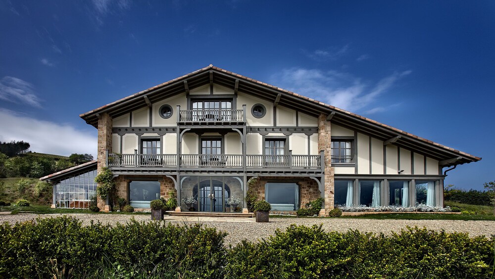 Hotel Iturregi - carbon neutral hotel in Getaria