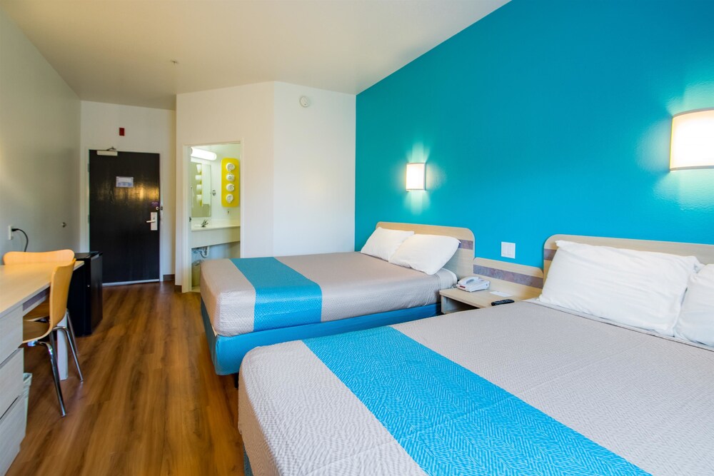 Motel 6 Portland North - photo 12