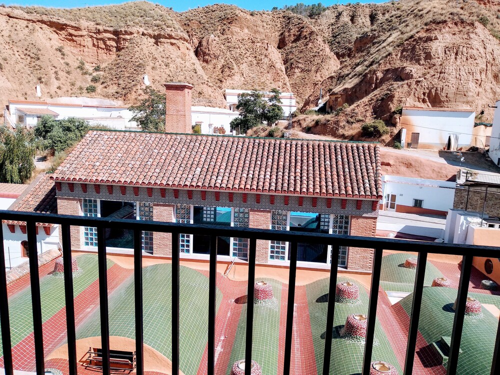 Cuevas Uropia — Guadix