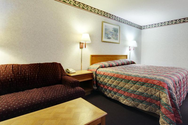 Americas Best Value Inn & Suites Macon at Eisenhower Pkwy - photo 24