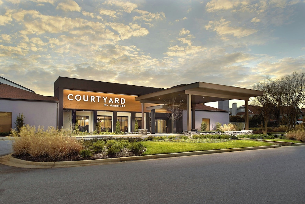 Courtyard by Marriott Greenville Haywood Mall in Greenville, United States