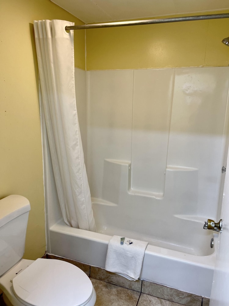 Economy Motel - photo 8