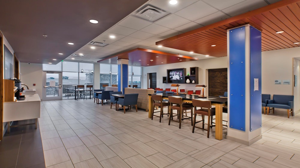 Holiday Inn Express and Suites Green River - photo 63