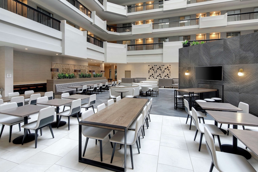 Embassy Suites by Hilton Atlanta Perimeter Center - photo 30