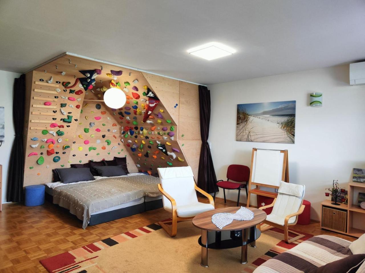 Apartma Velesa — 4-Star Luxury Hotel in Race, Slovenia