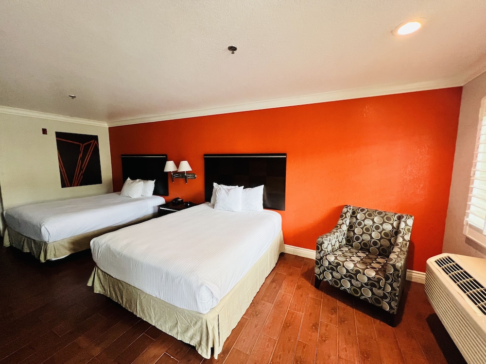 Casa Blanca Hotel and Suites Orange - photo 14