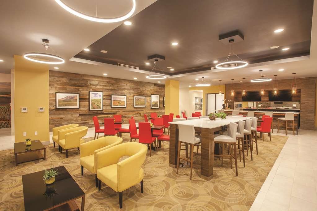 La Quinta Inn & Suites by Wyndham Morgan Hill San Jose South - photo 45