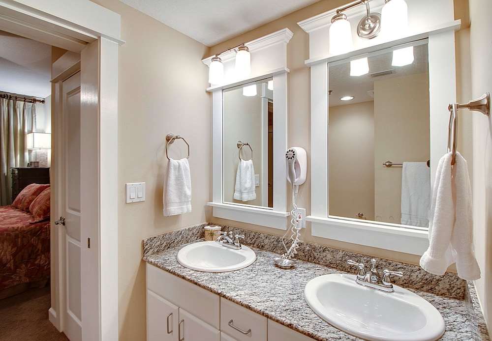 Grand Panama Beach Resort by Emerald View Resorts - photo 37