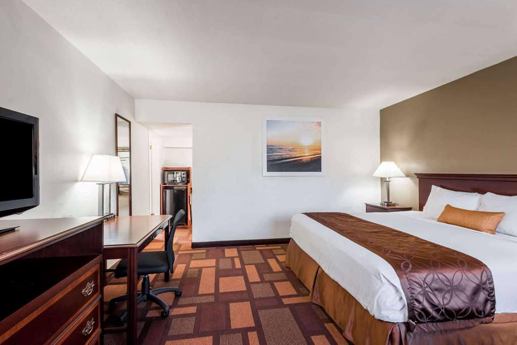 Days Inn & Suites by Wyndham Lodi - photo 10