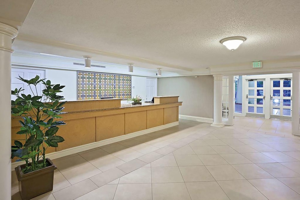La Quinta Inn Merrillville - photo 13