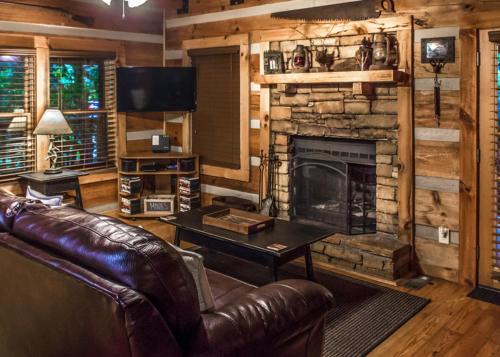 Hatfield Hideaway - carbon neutral hotel in Pigeon Forge