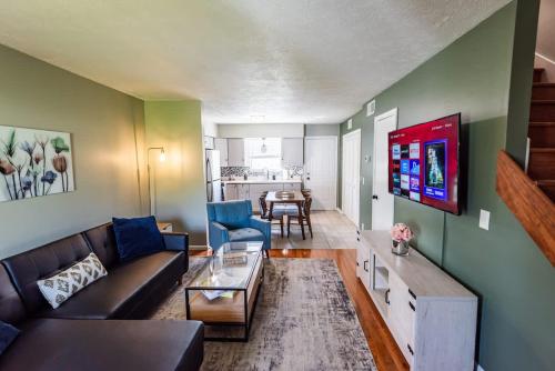 Riverside Retreat Near 5 Points — 4-Star Luxury Hotel in Nashville, United States