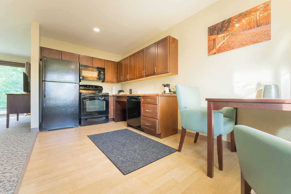 Sun & Ski Inn And Suites - photo 61